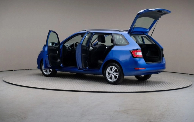 Skoda Fabia cena 59899 przebieg: 40841, rok produkcji 2022 z Wąbrzeźno małe 137